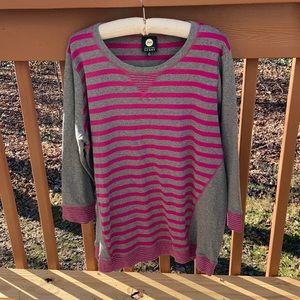 Jones New York grey and pink top